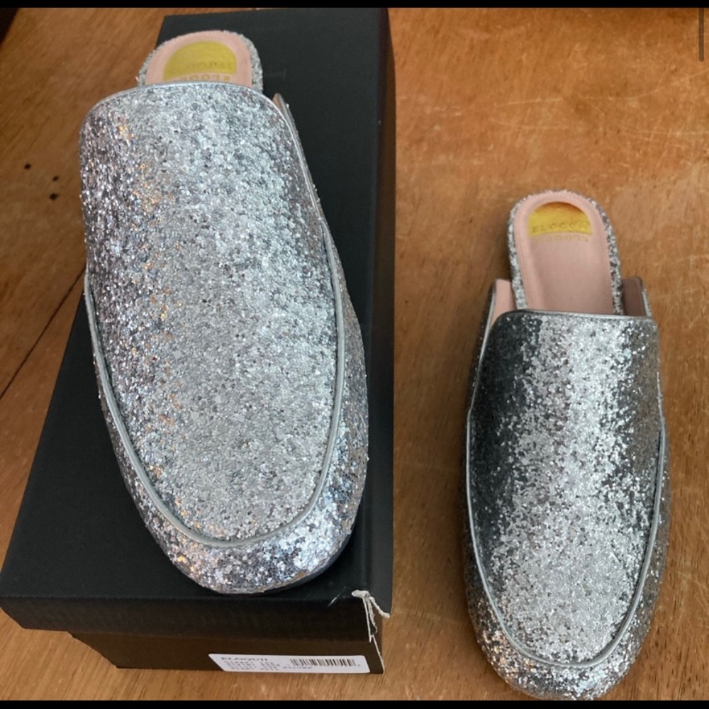 Wide glitter mules